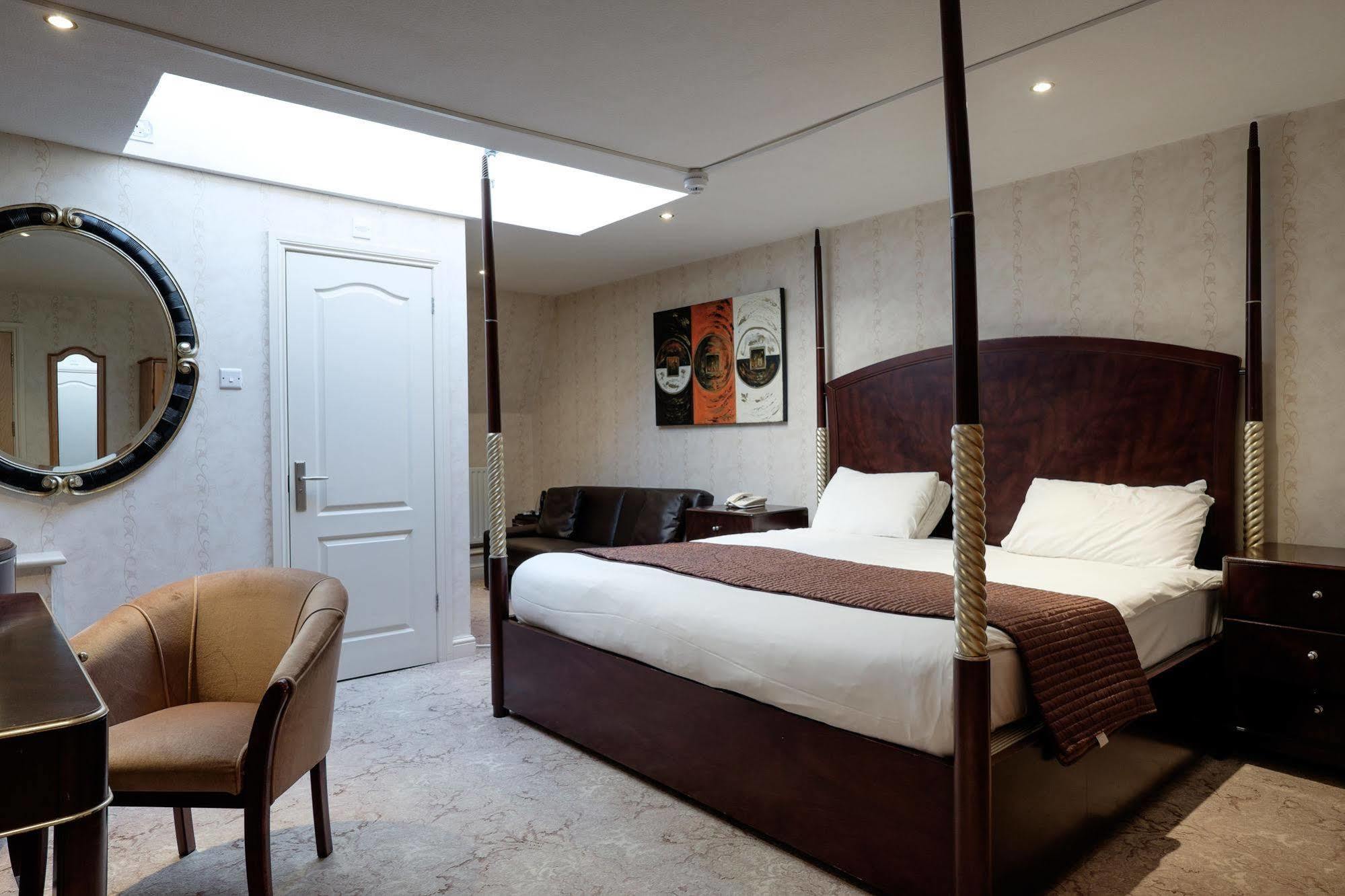 The Cathedral Hotel Lichfield Exterior photo